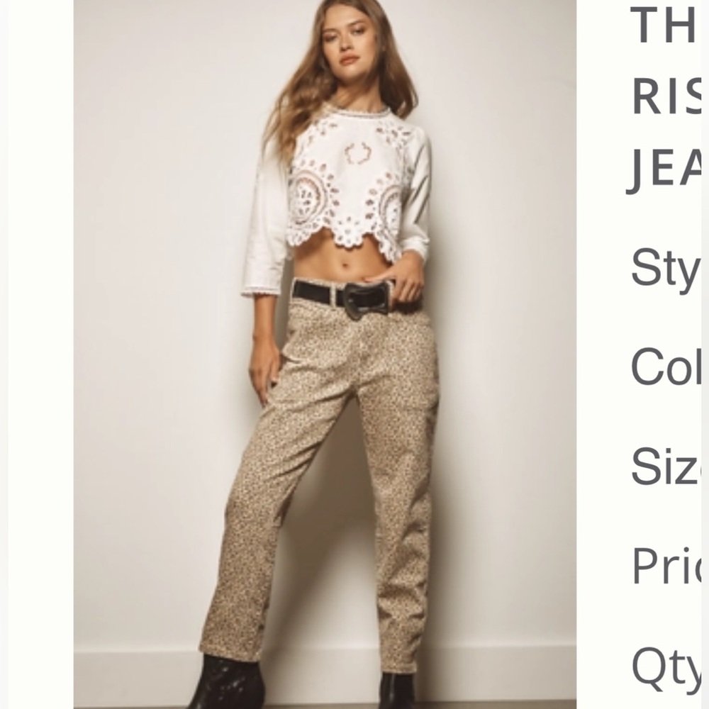 THE WANDERER MID-RISE RELAXED-LEG JEANS BY PILCRO LEOPARD 🐆 Size 30